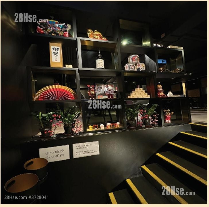 Luen Yip Building Sell Studio