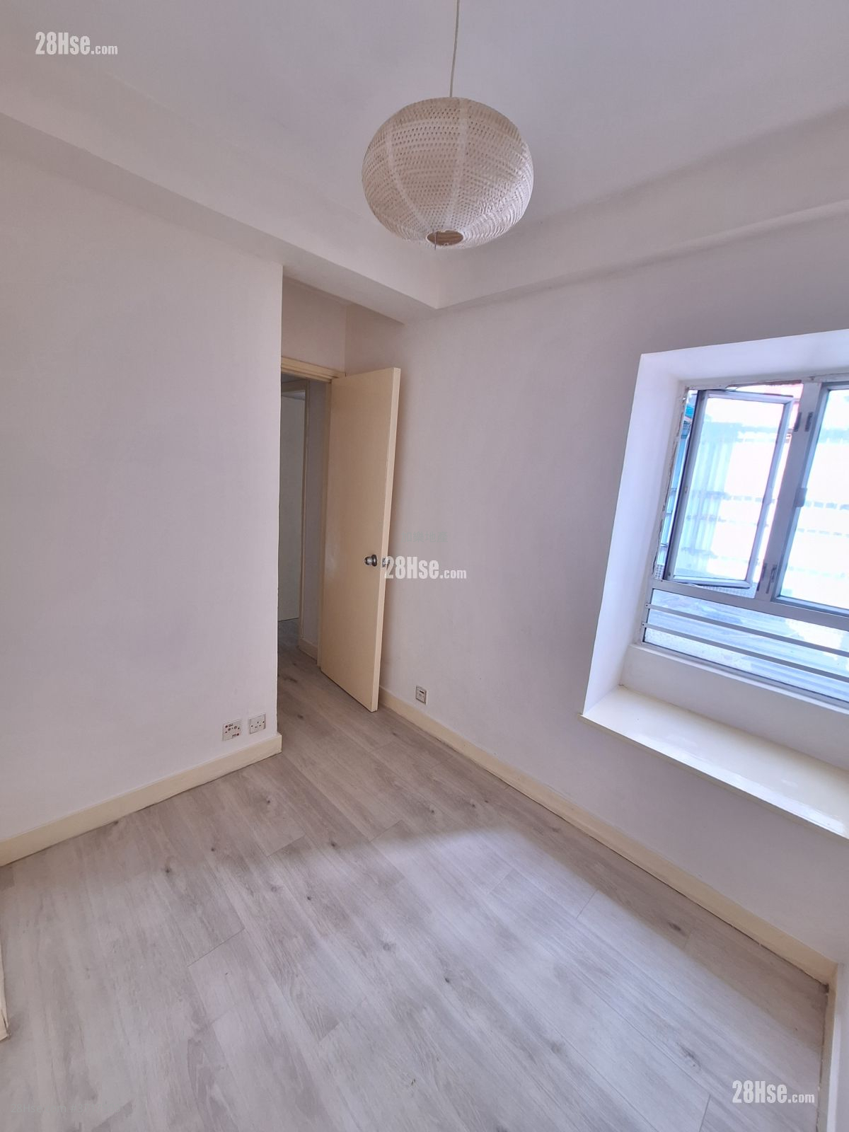 協輝大廈 售盤 3 房 , 1 浴室 377 平方呎