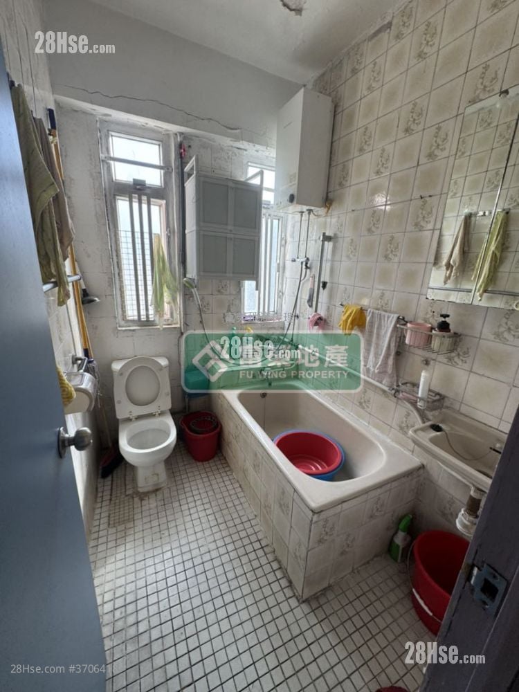 Wing Kwong Building Sell 3 Bedrooms , 1 Bathroom 662 ft²