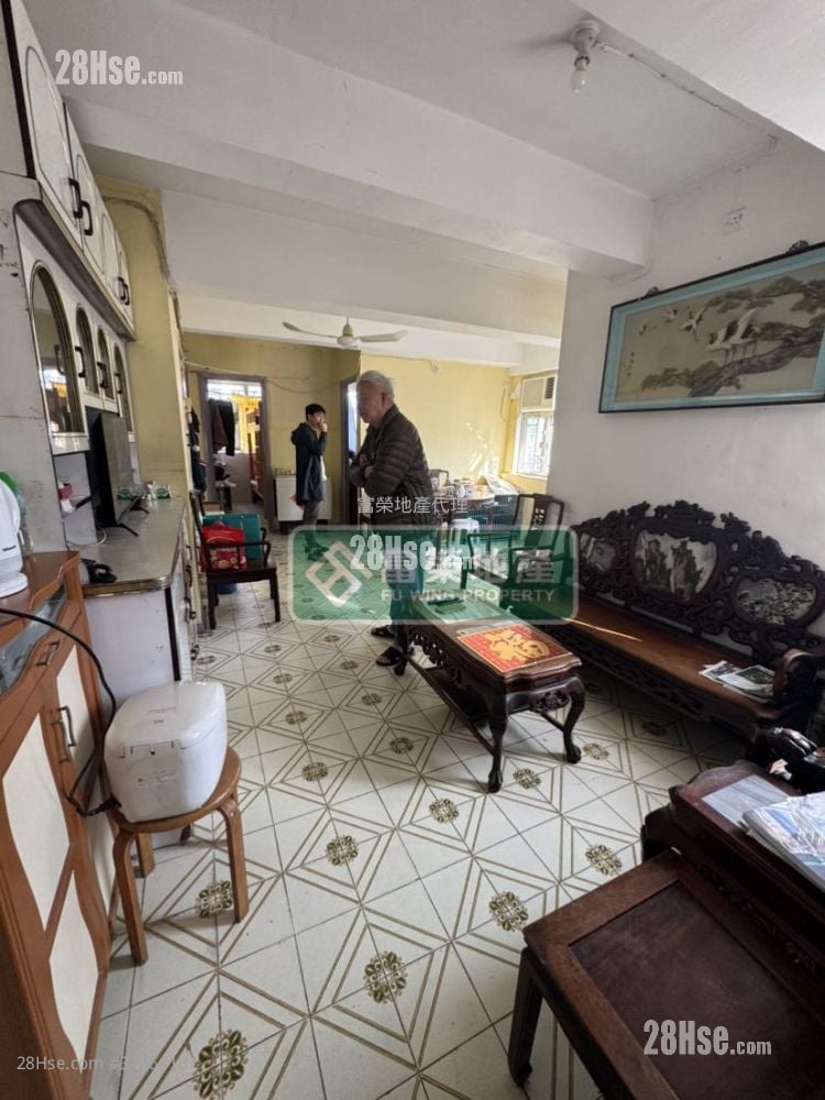 Wing Kwong Building Sell 3 Bedrooms , 1 Bathroom 662 ft²