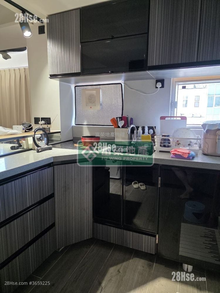 荔枝角大厦 售盘 3 房 , 1 浴室 520 平方尺