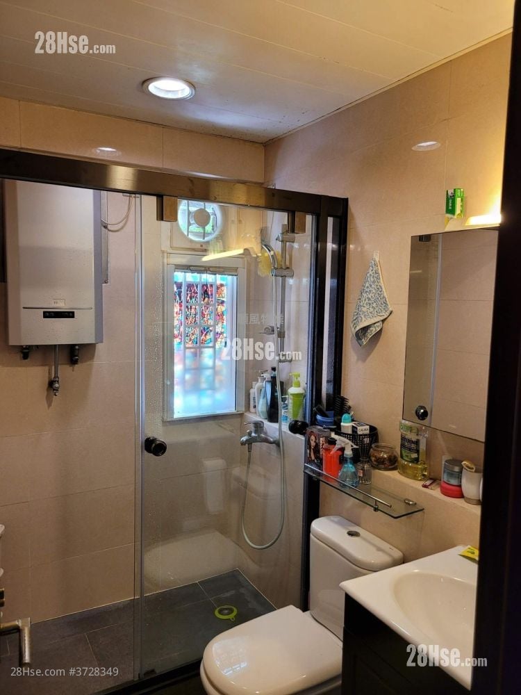 村屋 售盘 3 房 , 1 浴室 700 平方尺