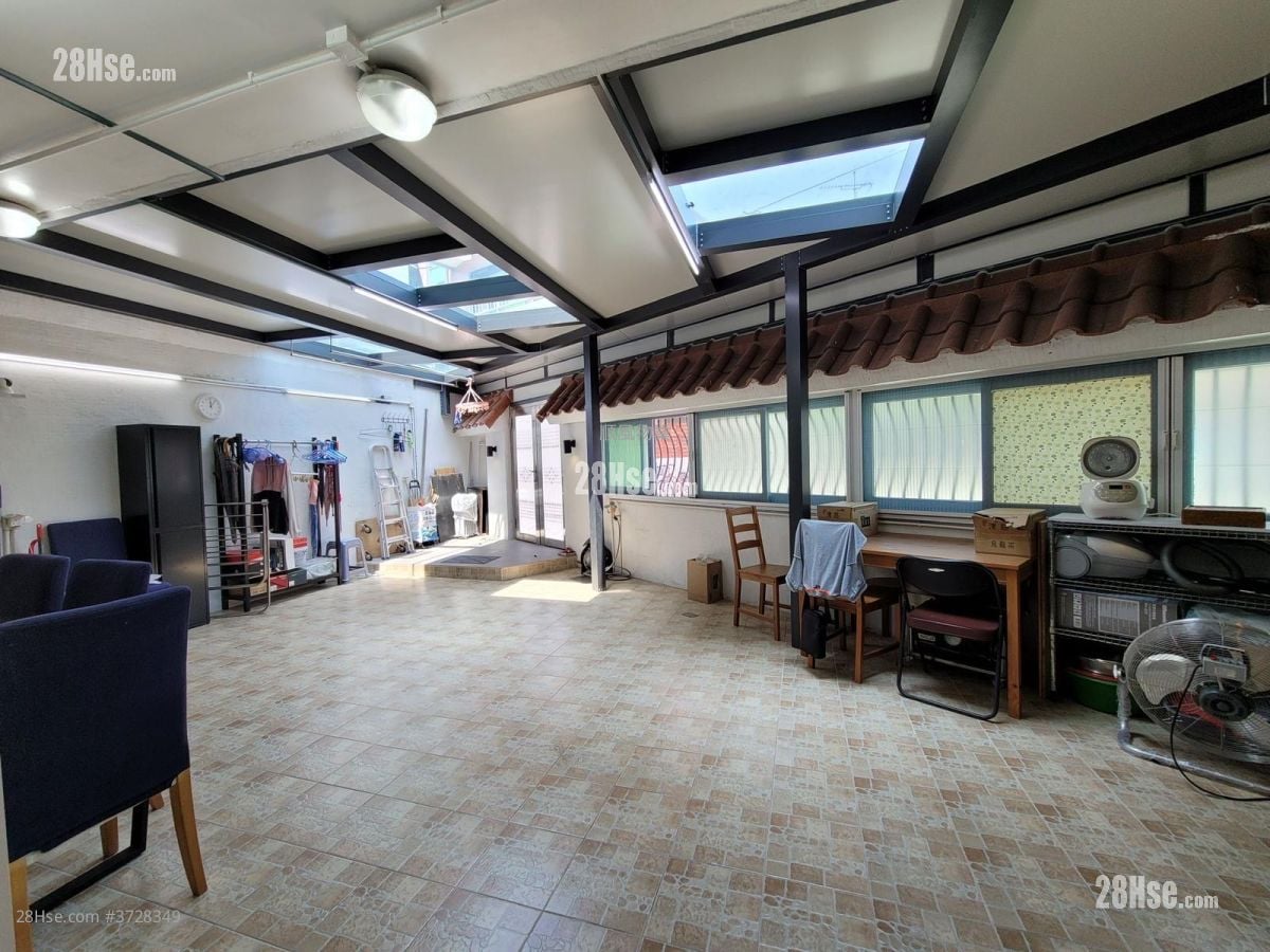 村屋 售盘 3 房 , 1 浴室 700 平方尺