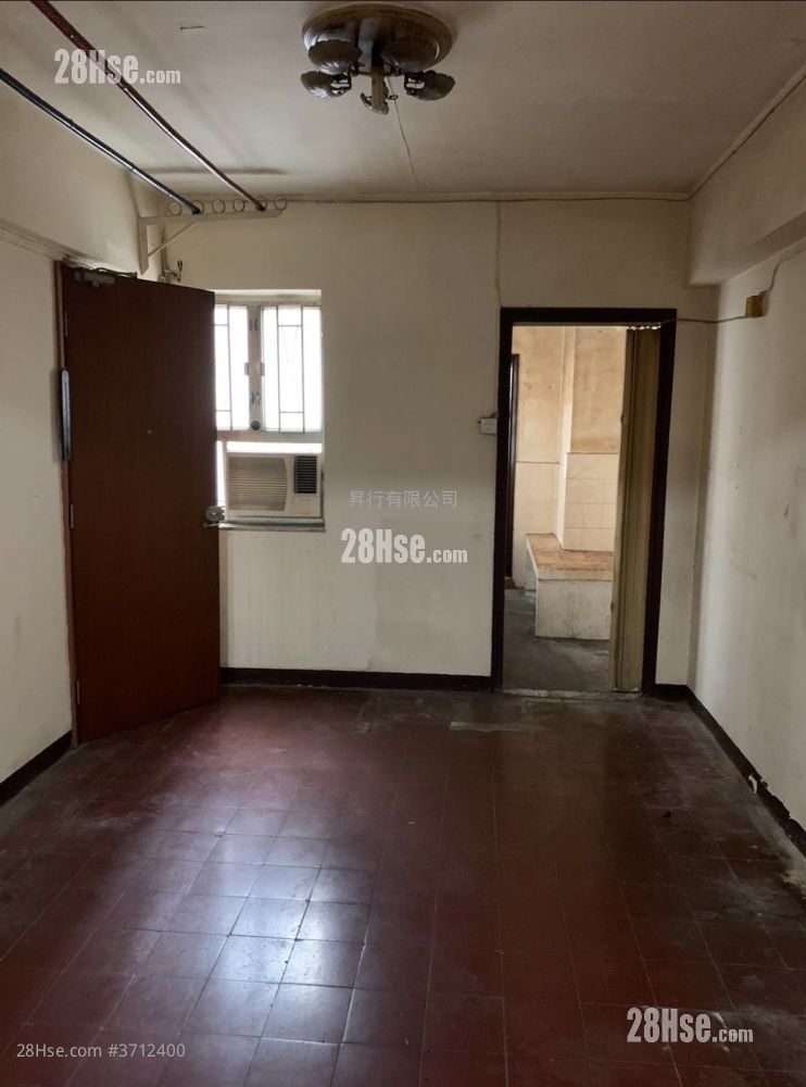 112 Shau Kei Wan Road Rental 3 Bedrooms , 1 Bathroom 701 ft²