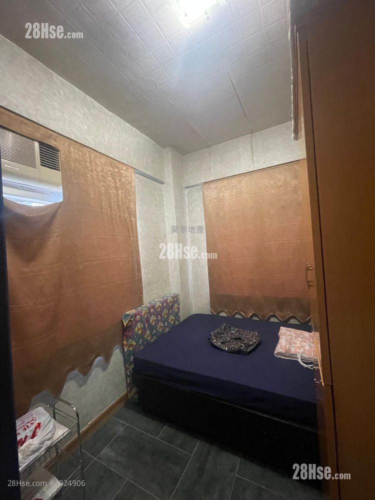 Cheong Wai Mansion Sell 3 Bedrooms , 1 Bathroom 474 ft²