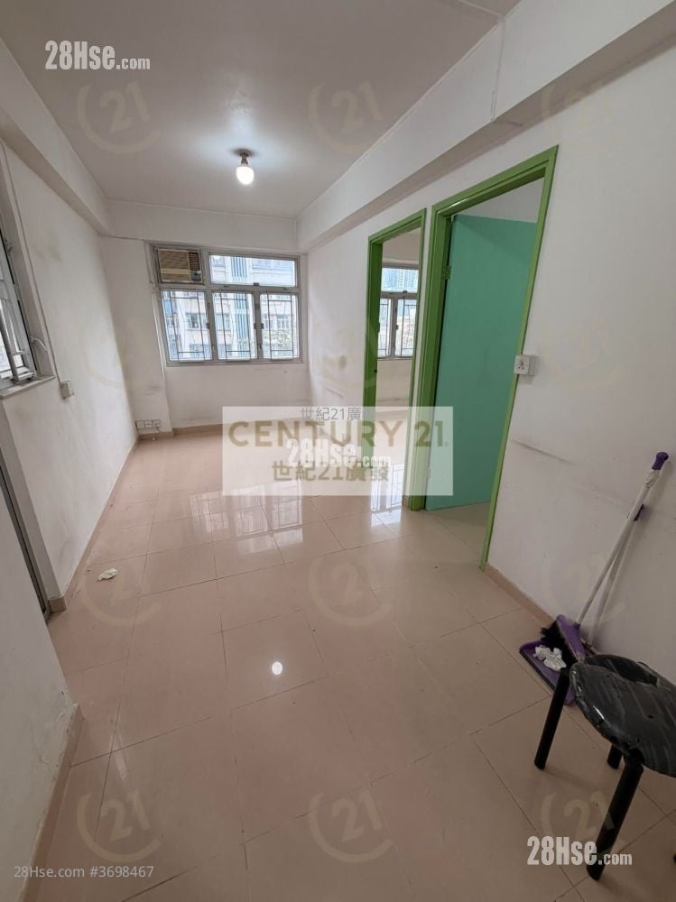 Shun Lee Building Sell 2 Bedrooms , 1 Bathroom 382 ft²