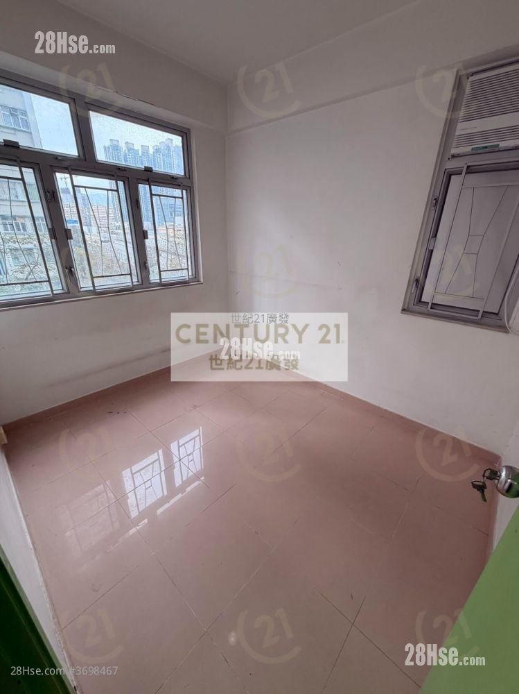 Shun Lee Building Sell 2 Bedrooms , 1 Bathroom 382 ft²