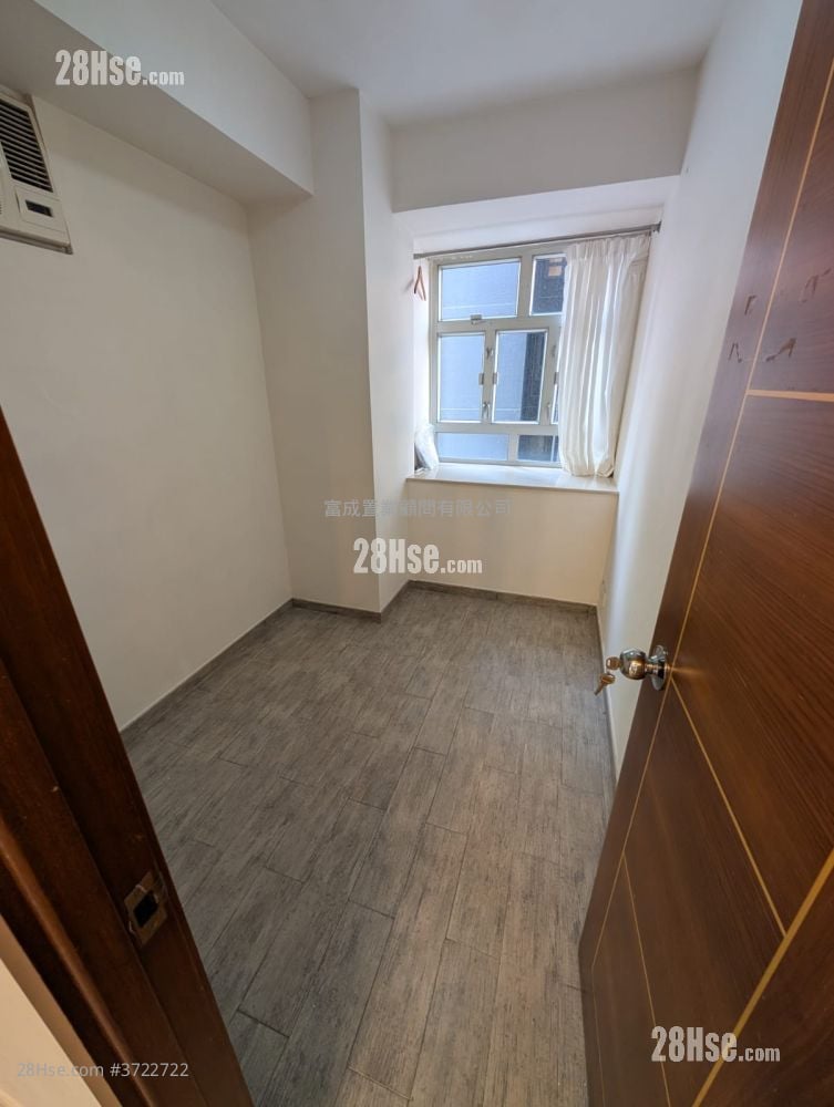 Tak Bo Garden Sell 393 ft²