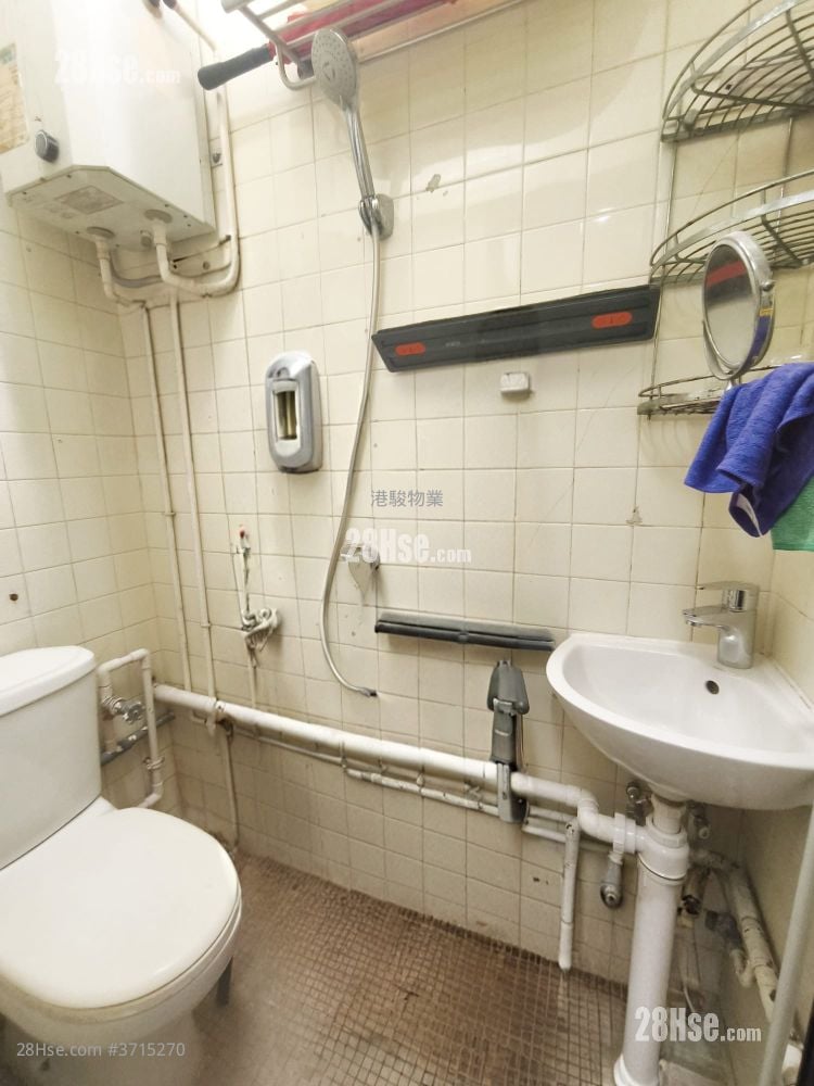 碧华花园 租盘 4 房 , 3 浴室 1,212 平方尺