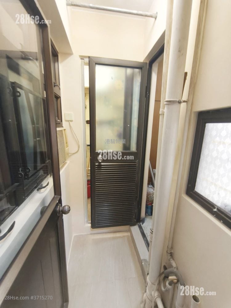 碧华花园 租盘 4 房 , 3 浴室 1,212 平方尺