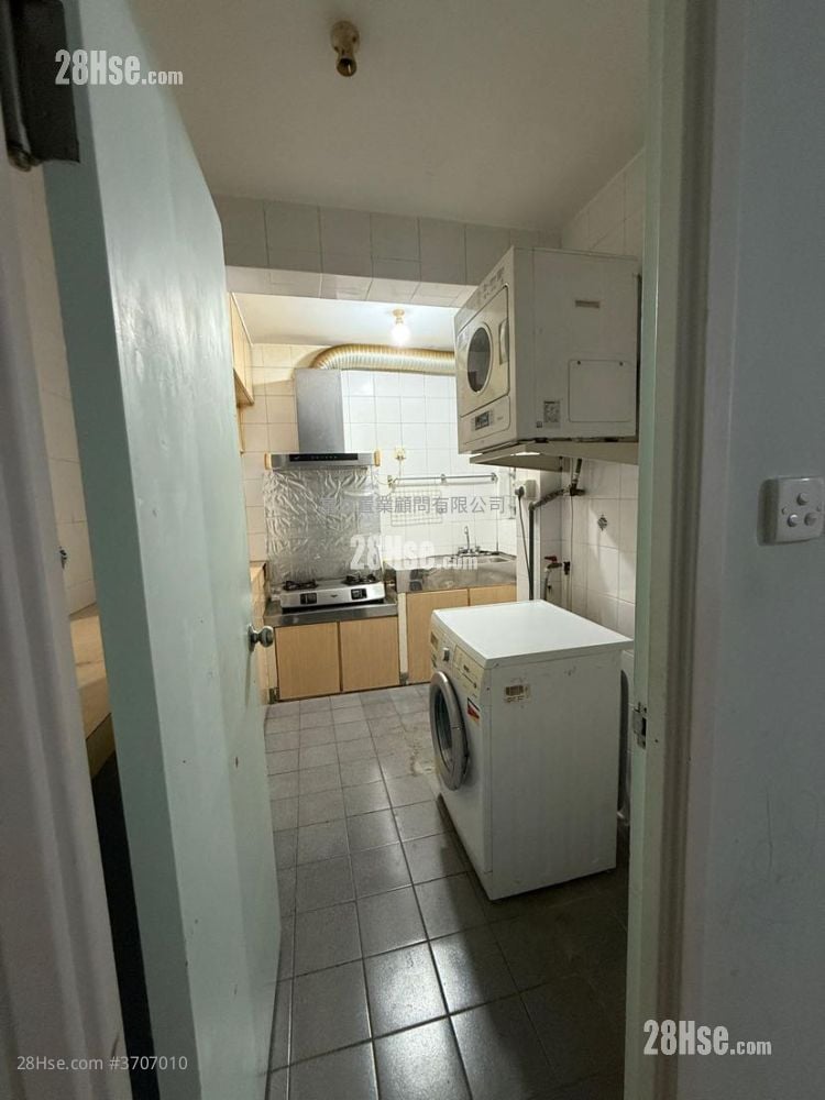 Hiu Lai Court Sell 2 Bedrooms , 1 Bathroom 536 ft²