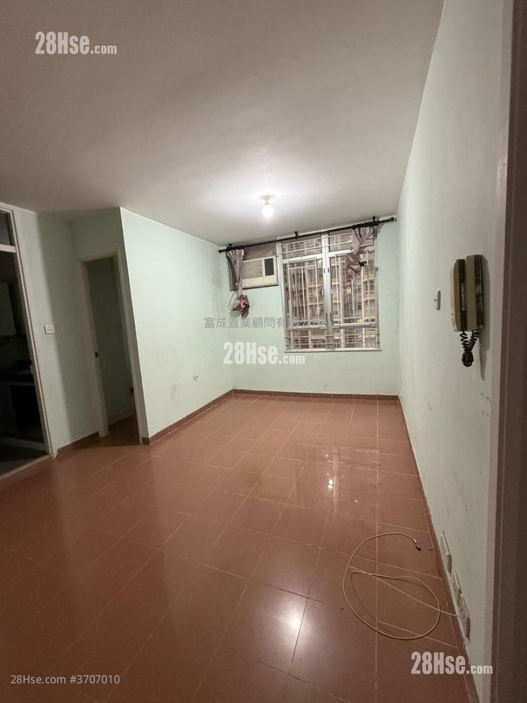 Hiu Lai Court Sell 2 Bedrooms , 1 Bathroom 536 ft²