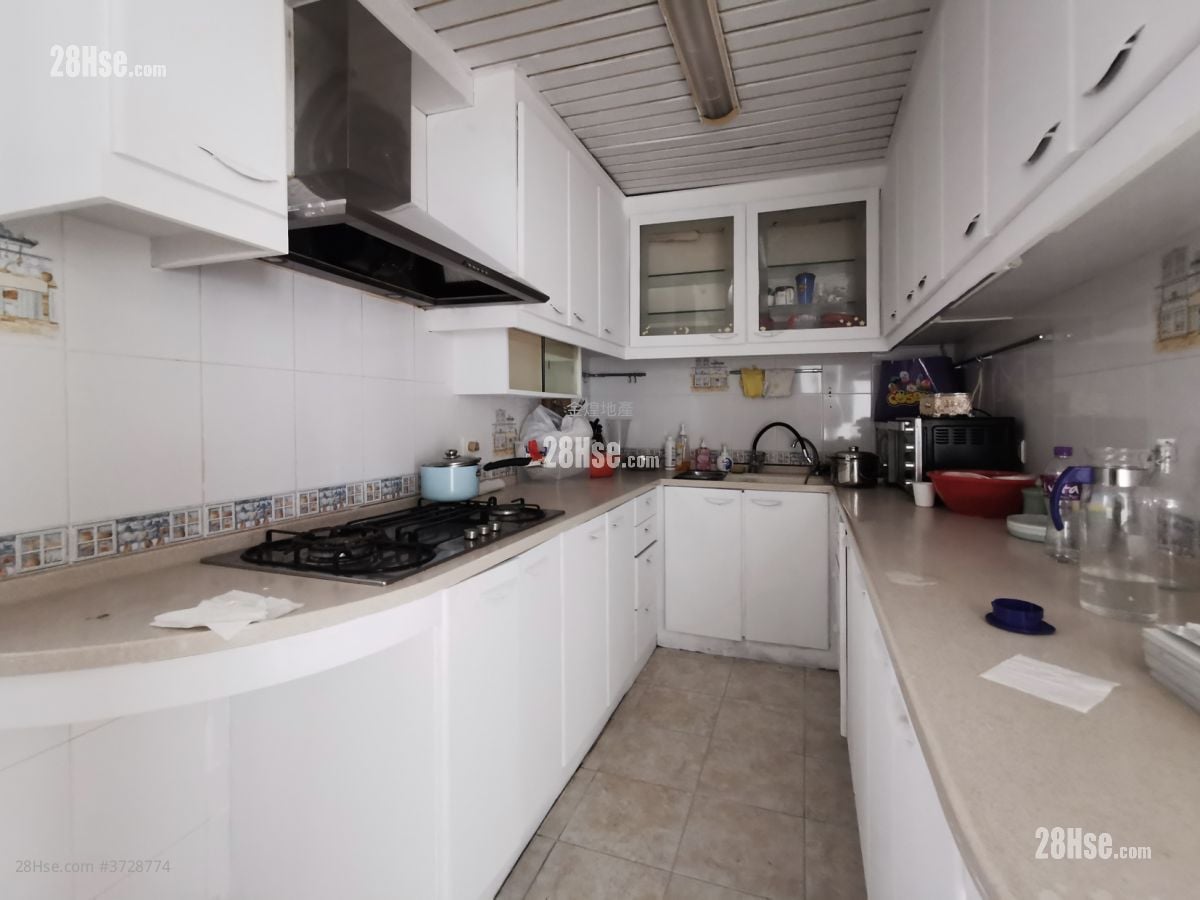 Wing On Lodge Rental 3 Bedrooms , 1 Bathroom 1,170 ft²