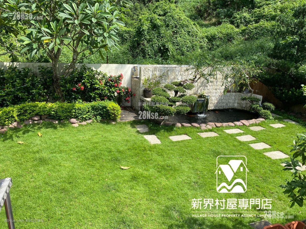 Village Sell 5+ Bedrooms , 5+ Bathrooms 2,100 ft²