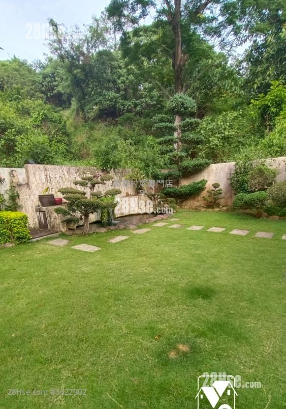 Village Sell 5+ Bedrooms , 5+ Bathrooms 2,100 ft²