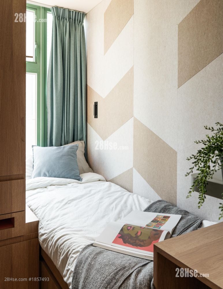 Weave Studios – Olympic Rental Studio , 1 Bathroom 126 ft²