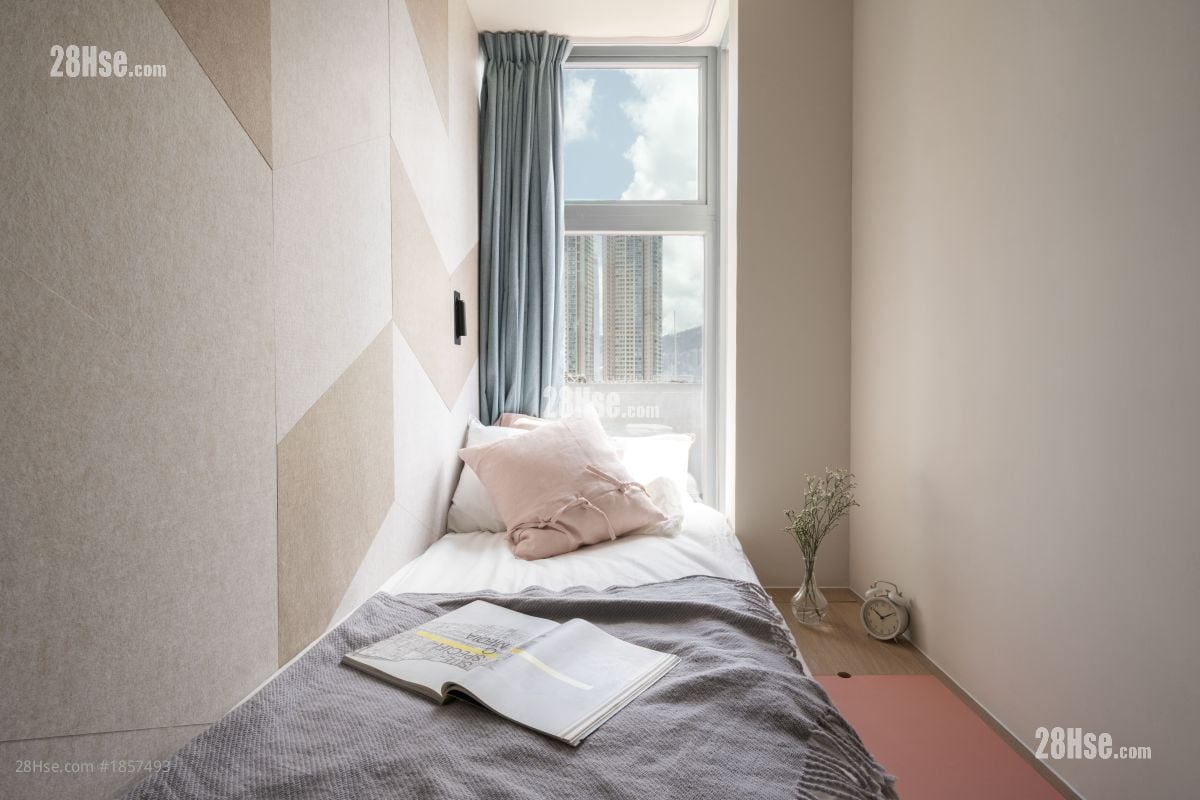 Weave Studios – Olympic Rental Studio , 1 Bathroom 126 ft²