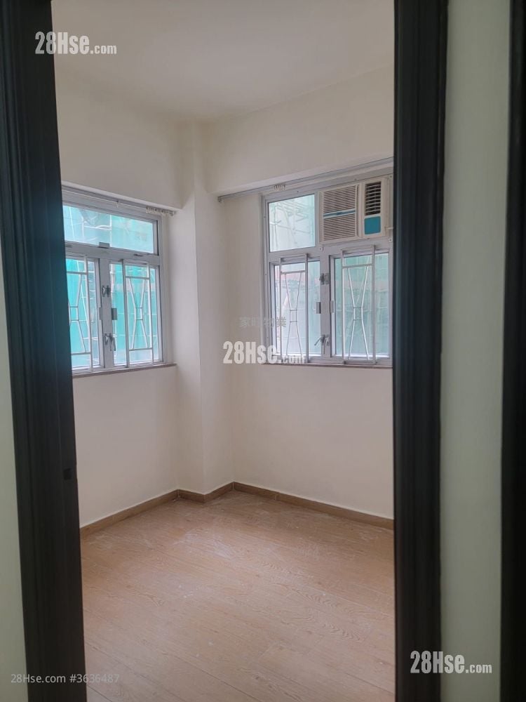 Po Hing Building Sell 2 Bedrooms , 1 Bathroom 390 ft²