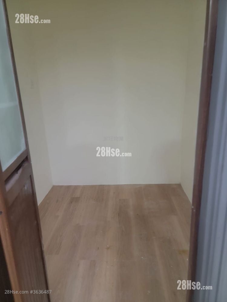 Po Hing Building Sell 2 Bedrooms , 1 Bathroom 390 ft²