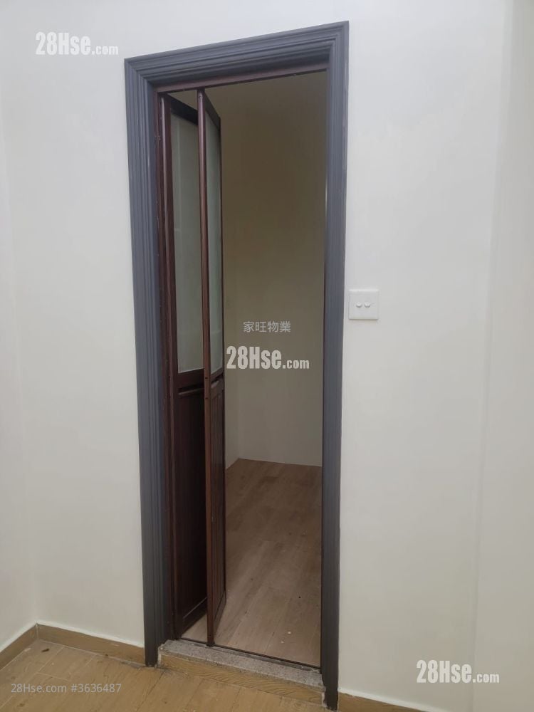 Po Hing Building Sell 2 Bedrooms , 1 Bathroom 390 ft²