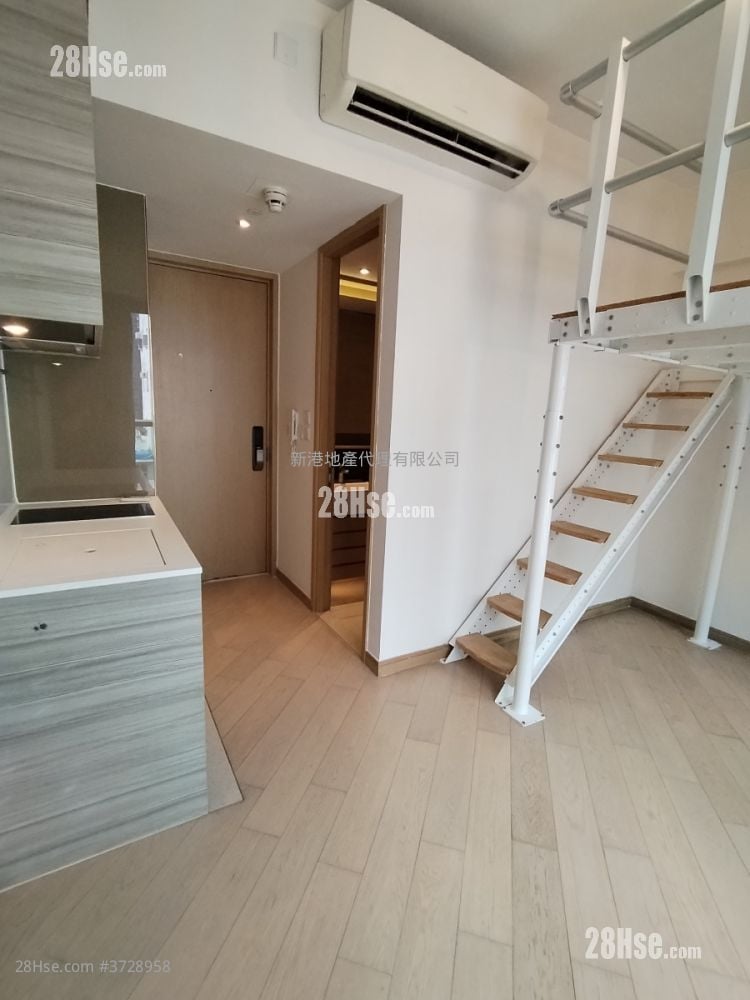 Axis Sell Studio 212 ft²