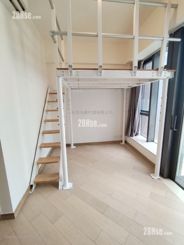 Axis Sell Studio 212 ft²