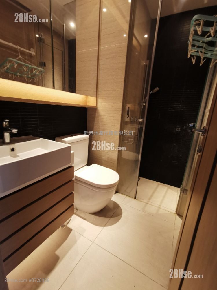 Axis Sell Studio 212 ft²