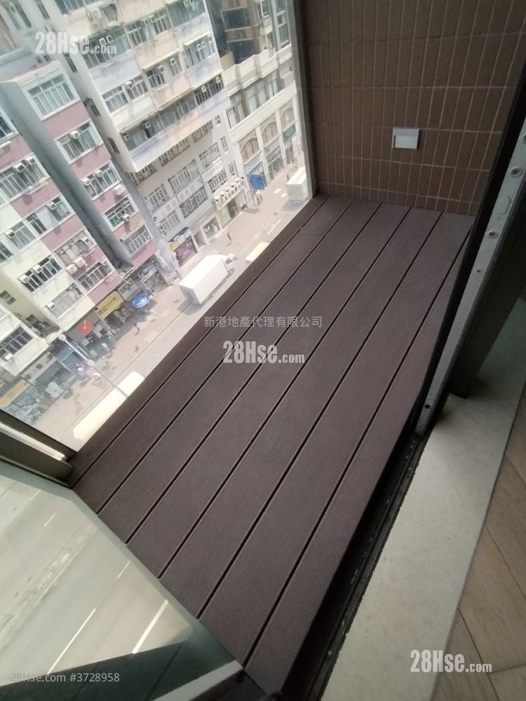 Axis Sell Studio 212 ft²