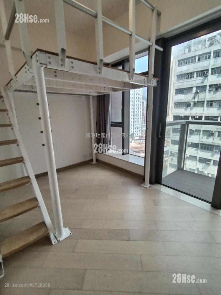 Axis Sell Studio 212 ft²