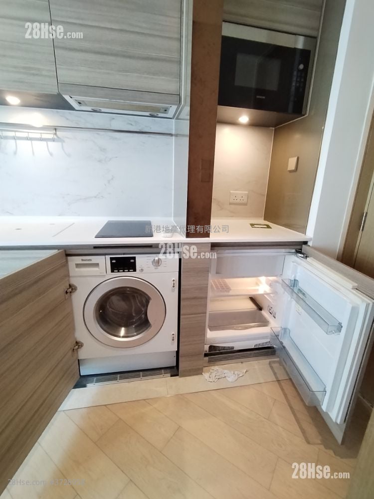 Axis Sell Studio 212 ft²