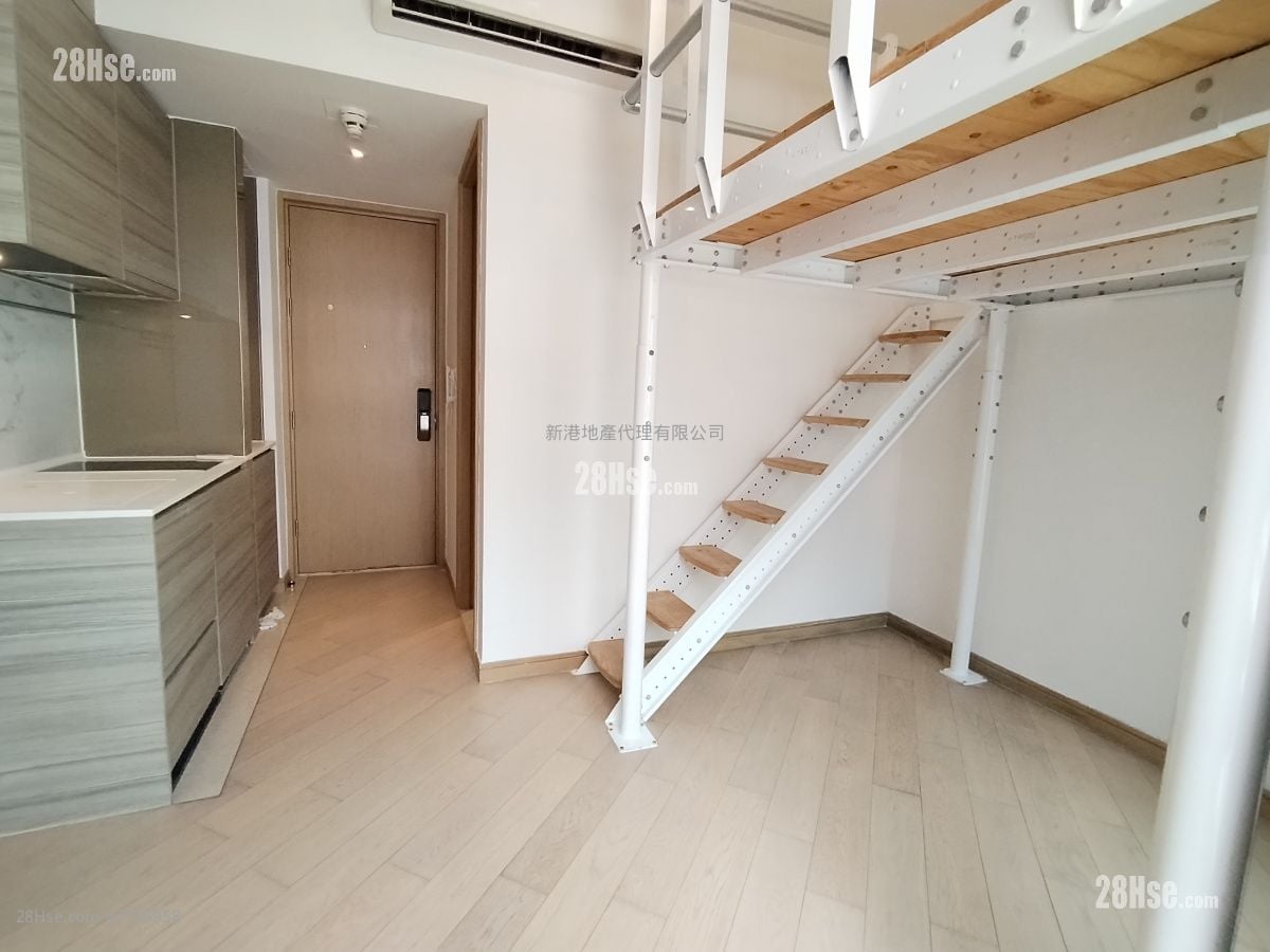 Axis Sell Studio 212 ft²
