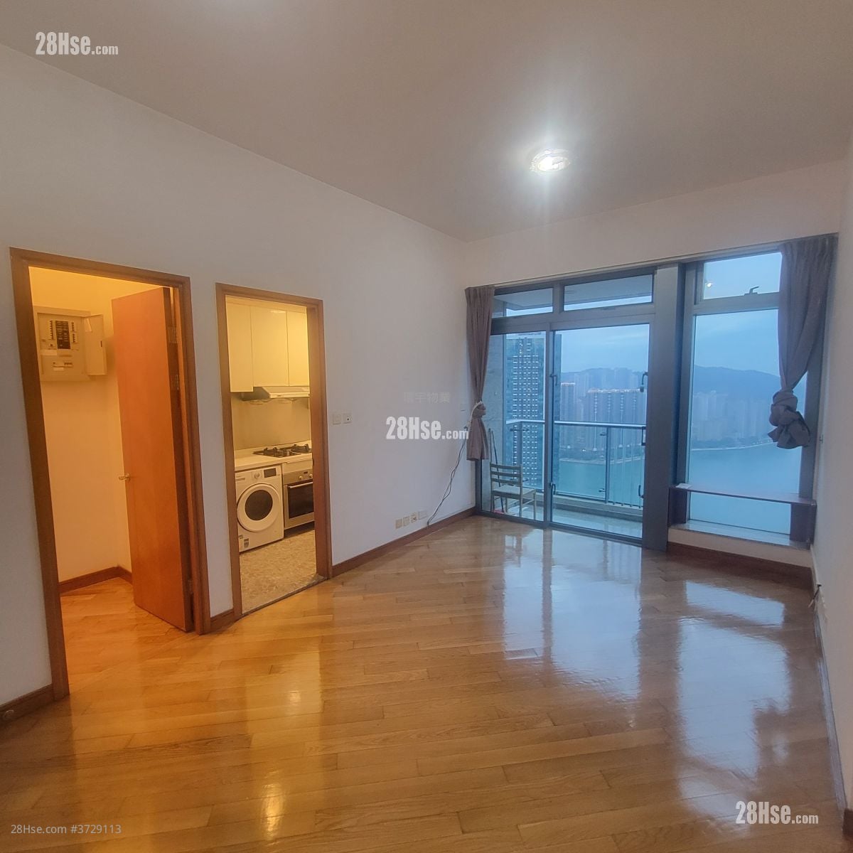 The Dynasty Rental 3 Bedrooms , 2 Bathrooms 728 ft²