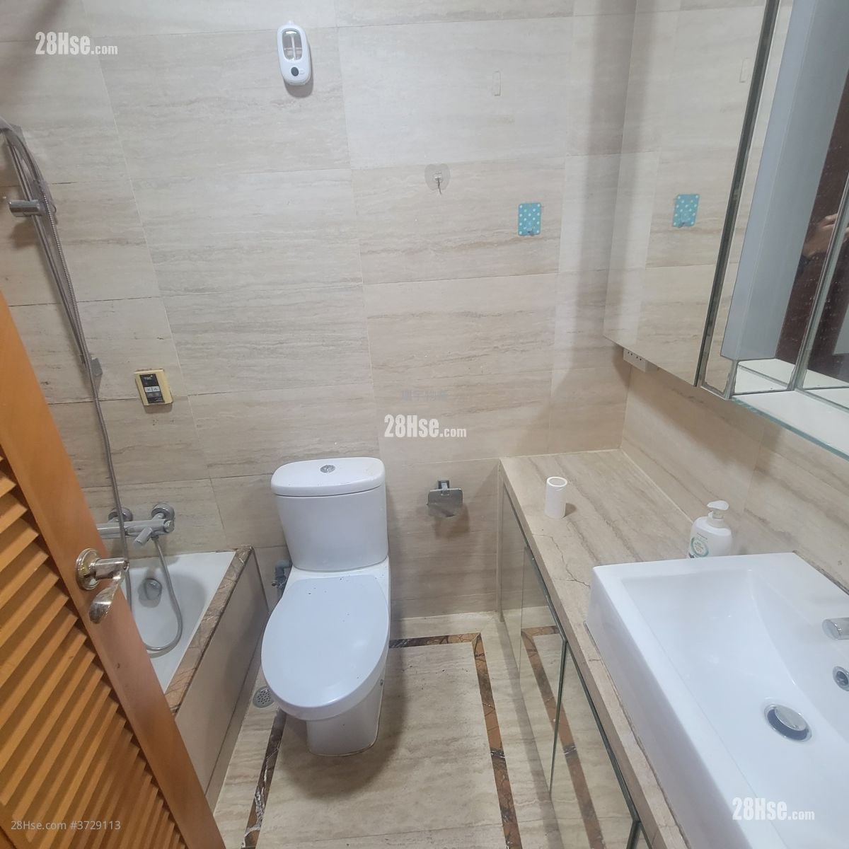 The Dynasty Rental 3 Bedrooms , 2 Bathrooms 728 ft²