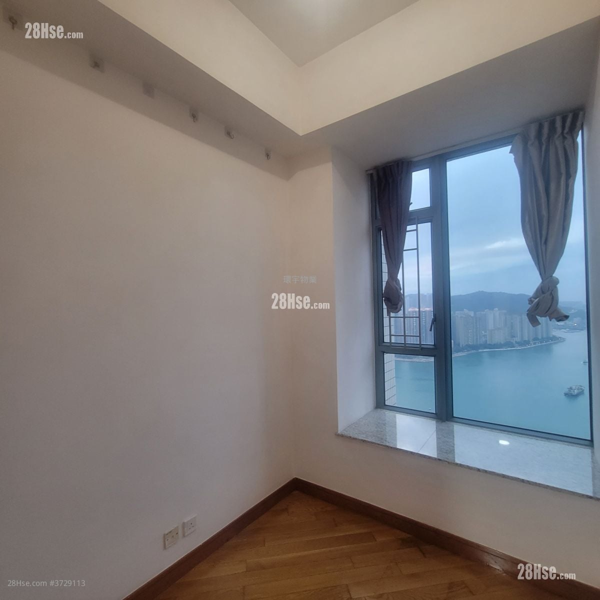 The Dynasty Rental 3 Bedrooms , 2 Bathrooms 728 ft²