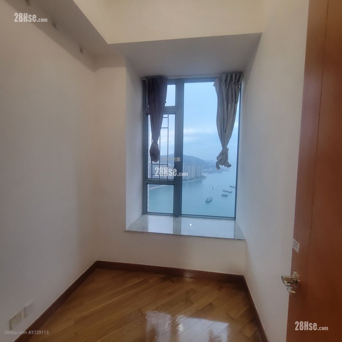 The Dynasty Rental 3 Bedrooms , 2 Bathrooms 728 ft²