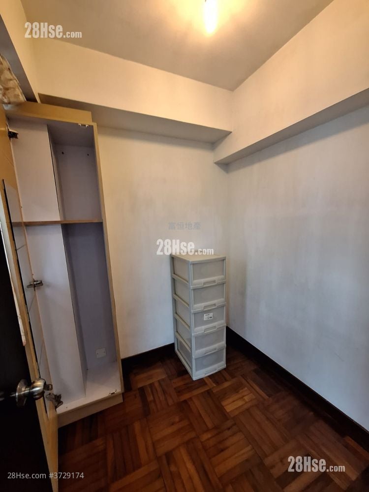 Kellet Court Rental 2 Bedrooms , 1 Bathroom 296 ft²