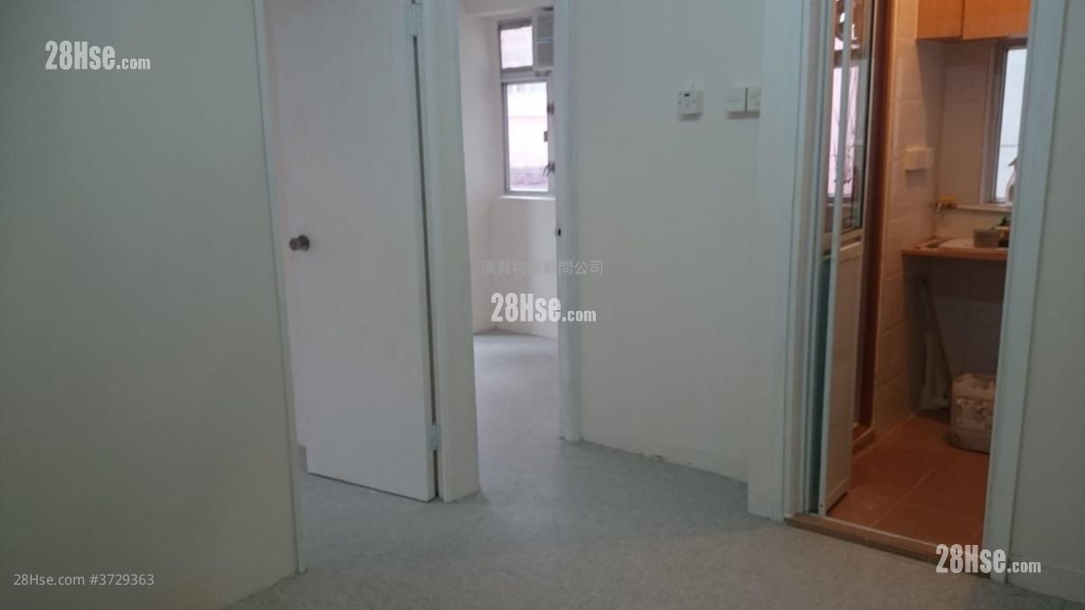 Hing Nin Building Sell 2 Bedrooms , 1 Bathroom 319 ft²