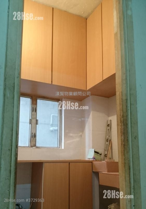 Hing Nin Building Sell 2 Bedrooms , 1 Bathroom 319 ft²