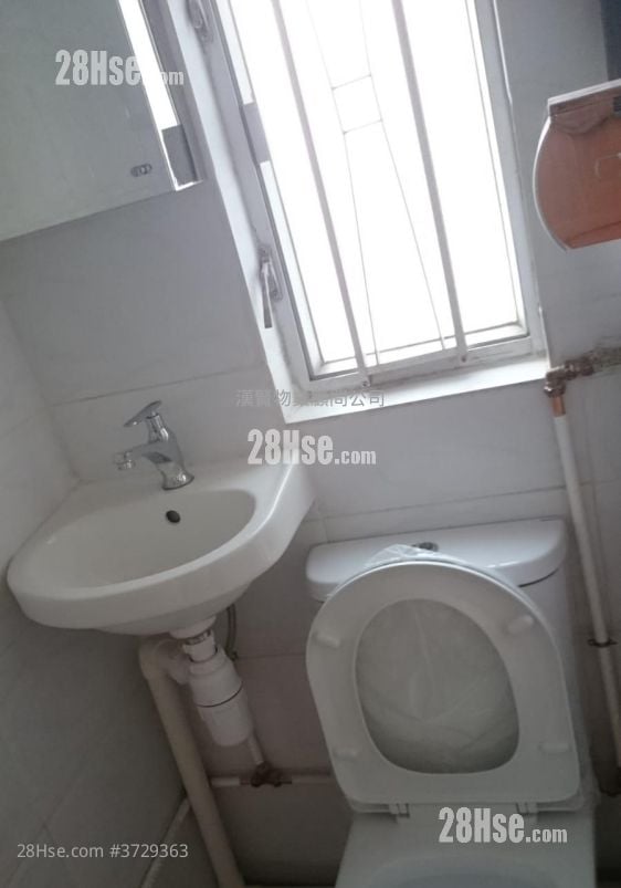 Hing Nin Building Sell 2 Bedrooms , 1 Bathroom 319 ft²
