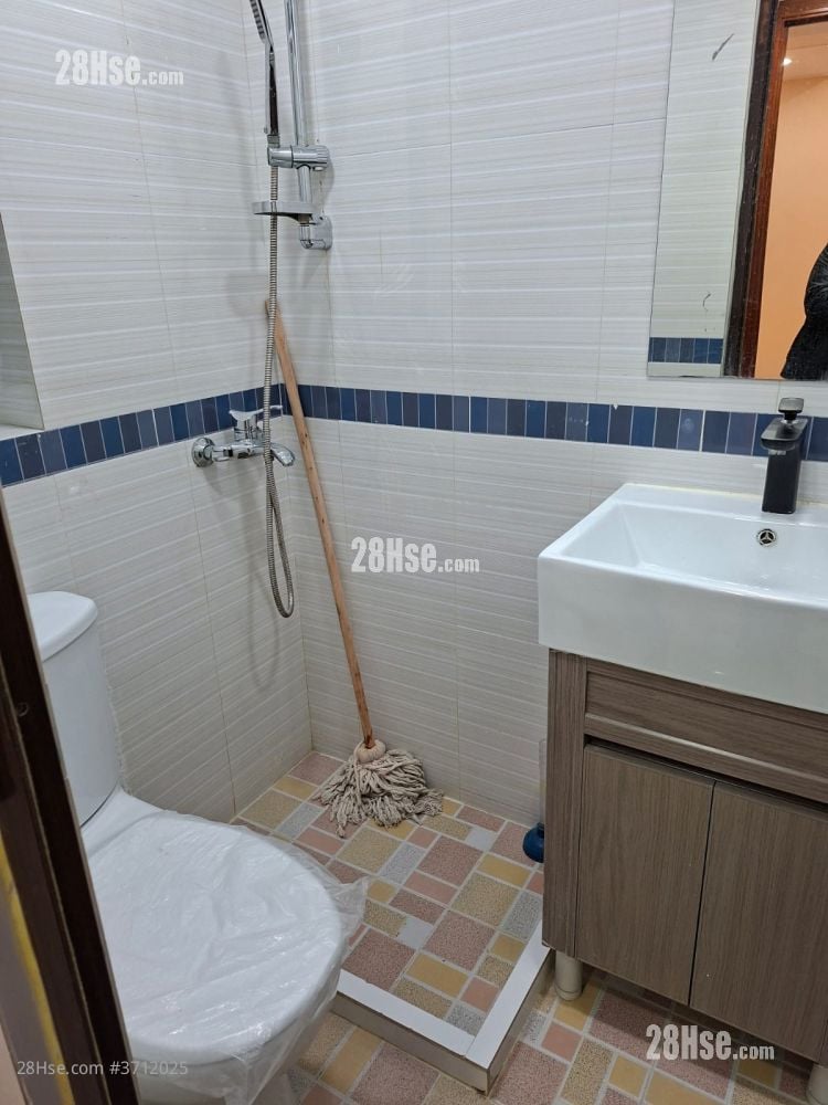 Chung Mei Building Sell 2 Bedrooms , 1 Bathroom 335 ft²