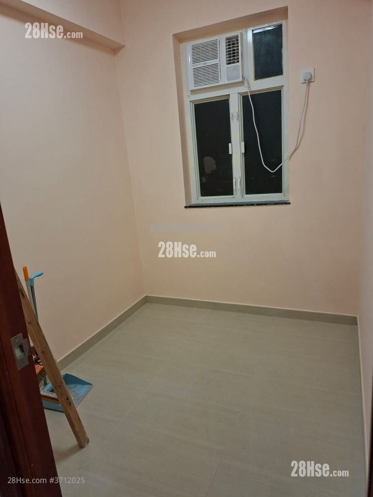 Chung Mei Building Sell 2 Bedrooms , 1 Bathroom 335 ft²