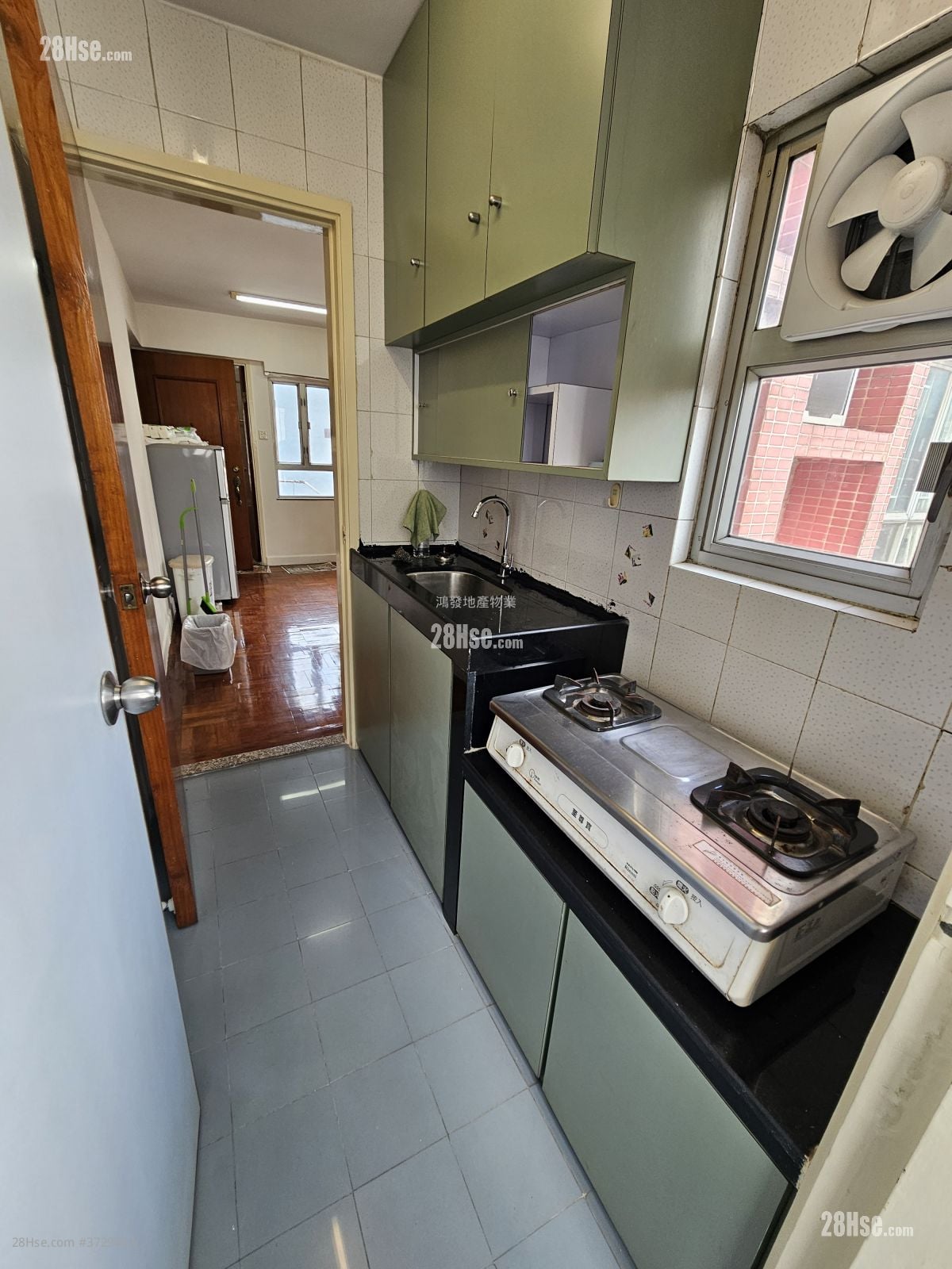 長華大廈 租盤 2 房 , 1 浴室 323 平方呎