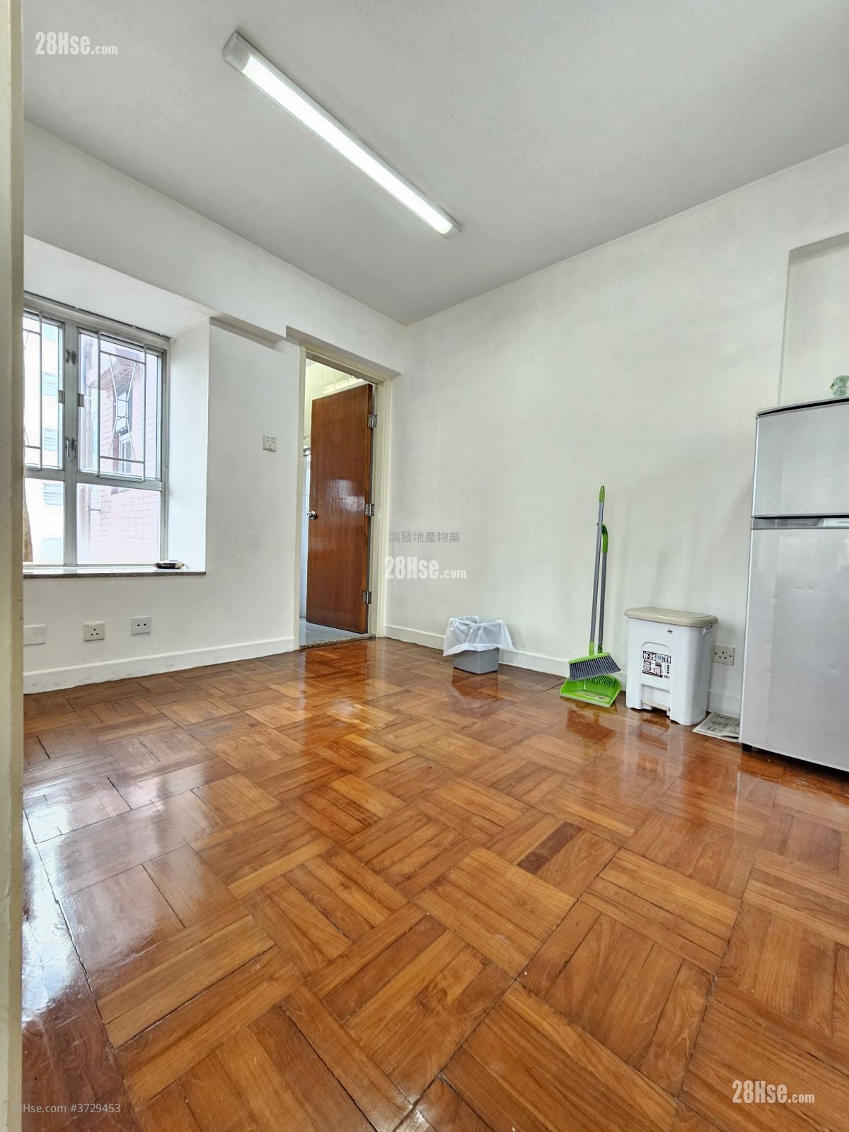 長華大廈 租盤 2 房 , 1 浴室 323 平方呎