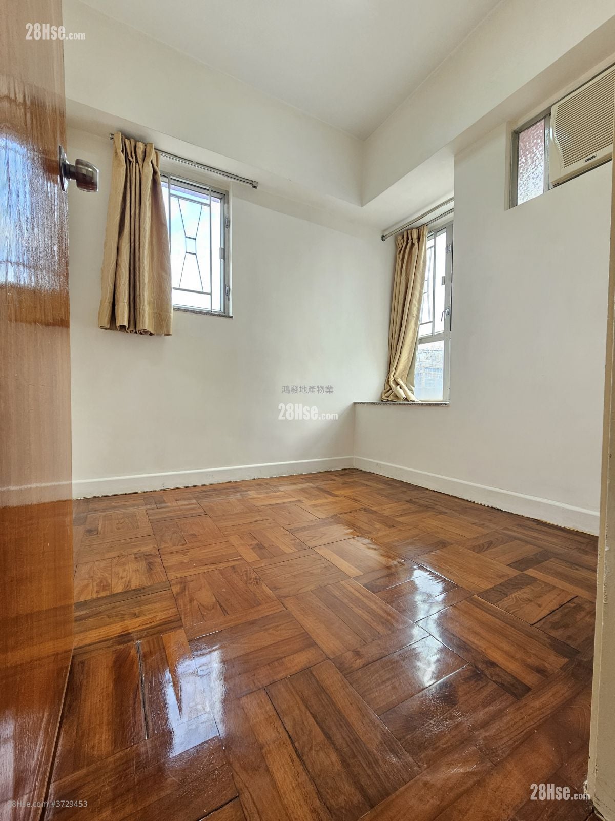 長華大廈 租盤 2 房 , 1 浴室 323 平方呎