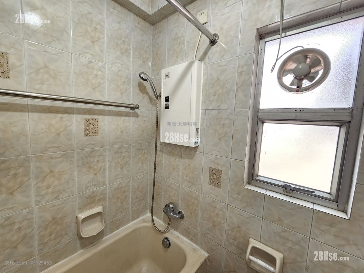 長華大廈 租盤 2 房 , 1 浴室 323 平方呎