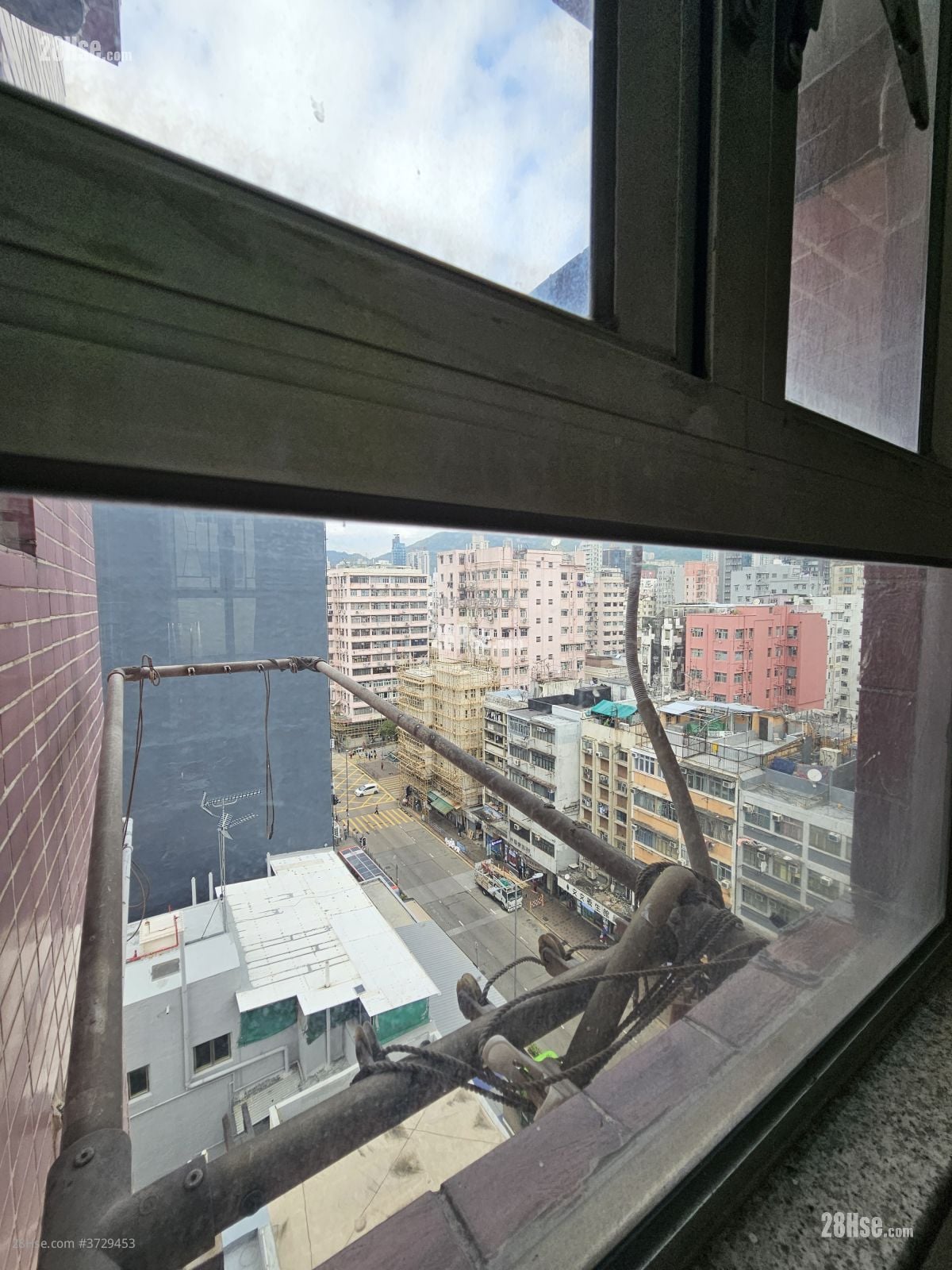 長華大廈 租盤 2 房 , 1 浴室 323 平方呎