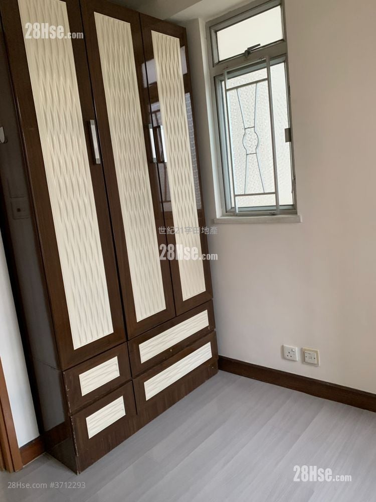 Beautiful Garden Sell 2 Bedrooms 296 ft²