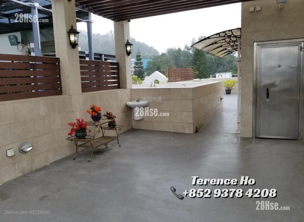 La Salle Place Sell 5+ Bedrooms , 5+ Bathrooms 5,139 ft²