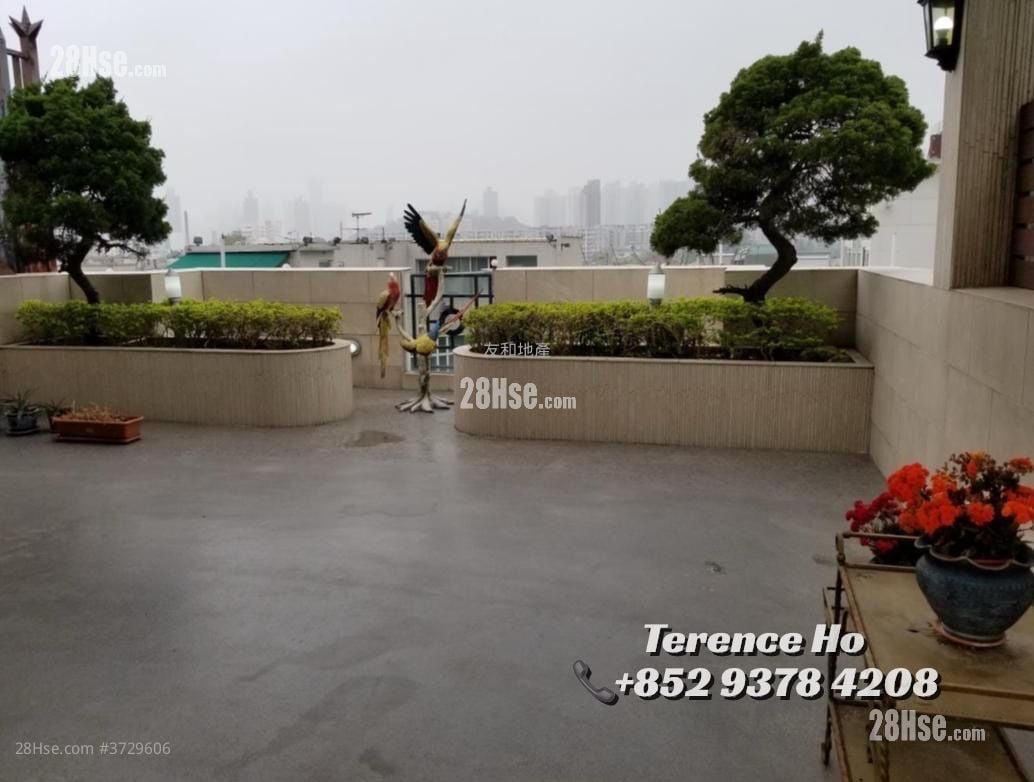La Salle Place Sell 5+ Bedrooms , 5+ Bathrooms 5,139 ft²