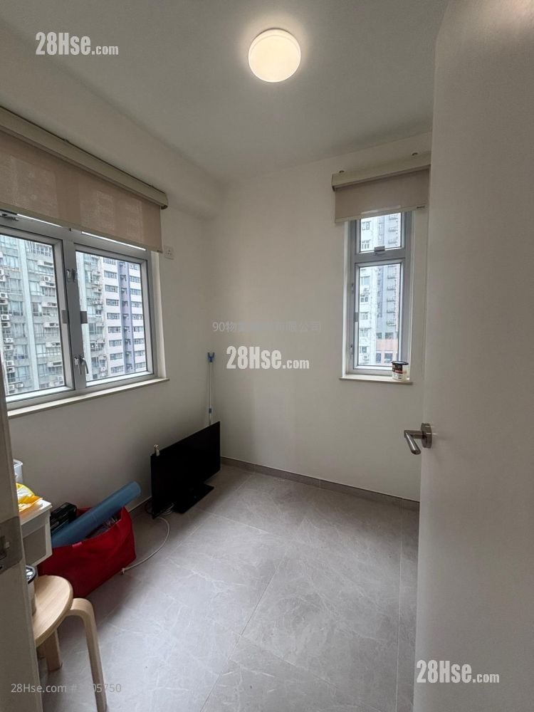 Evora Building Rental 280 ft²